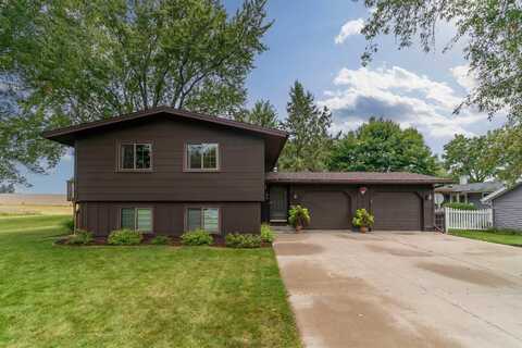 613 Reo Road, Conrad, IA 50621