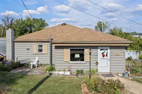 1201 Oakridge Rd, Mc Donald, PA 15057