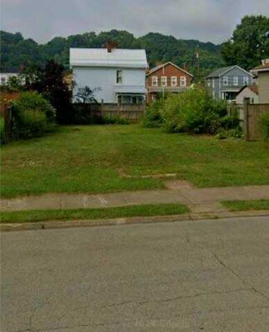 522 7th Ave, New Brighton, PA 15066
