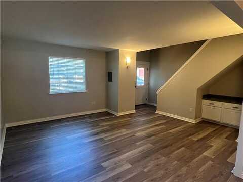 605 W Benton ST Unit #D, Siloam Springs, AR 72761