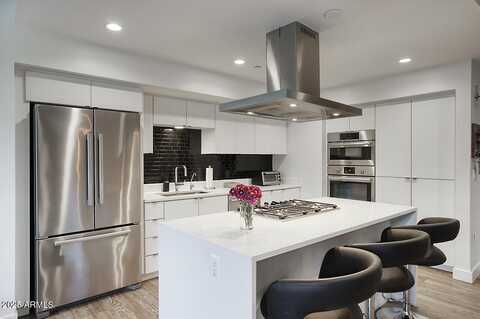 200 W PORTLAND Street, Phoenix, AZ 85003