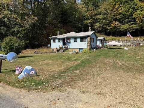 238 Causeway Dr., Franklin, PA 16323