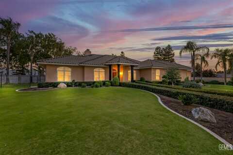 4906 Palisades Circle, Bakersfield, CA 93308