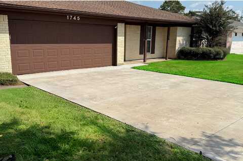 1745 Shirley Cicle, Beaumont, TX 77707