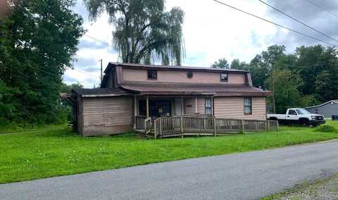 143 JOBE ROAD, FAYETTEVILLE, WV 25840