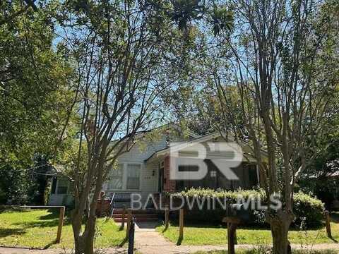208 3rd Street, Chickasaw, AL 36611