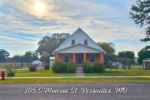 305 S Monroe Street, Versailles, MO 65084