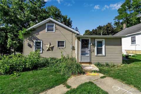 6513 E Bethany Leroy Road, Stafford, NY 14143