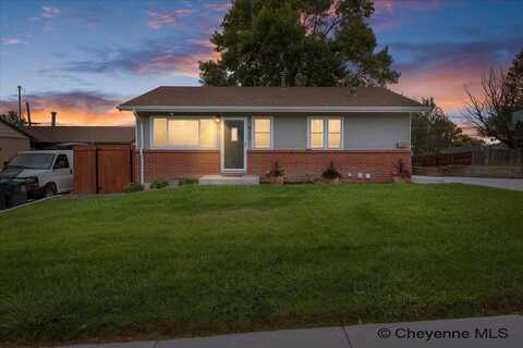 932 HILLCREST RD, Cheyenne, WY 82007