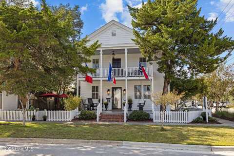 217 Turner Street, Beaufort, NC 28516
