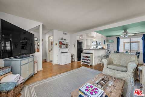 14715 Saticoy St, Van Nuys, CA 91405