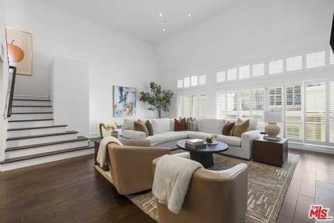 11690 Montana Ave, Los Angeles, CA 90049