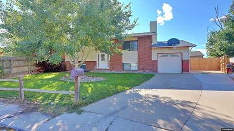 3056 Herrington Drive, Casper, WY 82601