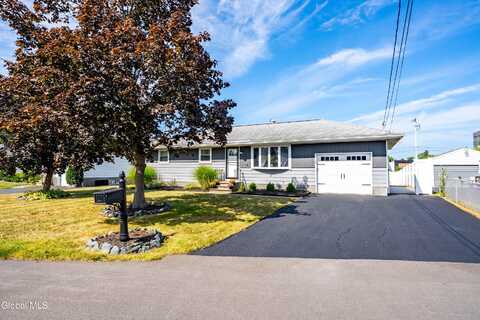 18 Kenlyn Drive, Albany, NY 12205