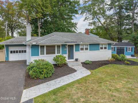 17 Dumbarton Drive, Delmar, NY 12054