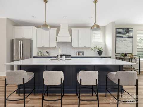 329 Coxe Avenue, Charlotte, NC 28208