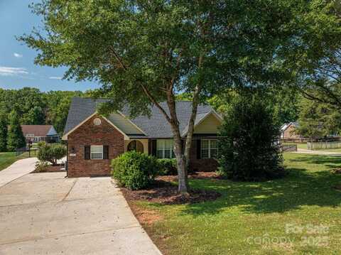 1751 Knights Drive, Denver, NC 28037