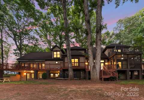 252 Greyfriars Road, Mooresville, NC 28117