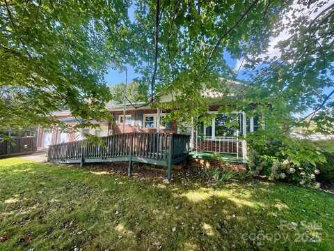 22 Madrid Lane, Hendersonville, NC 28792