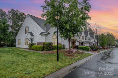 942 Pelican Bay Drive, Pineville, NC 28134