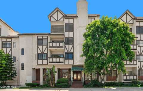 17914 Magnolia Boulevard, Encino, CA 91316