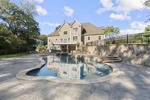 8 Farm River Road, Orange, CT 06477