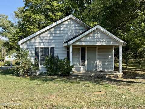 1020 Pillow Avenue, Dyersburg, TN 38024