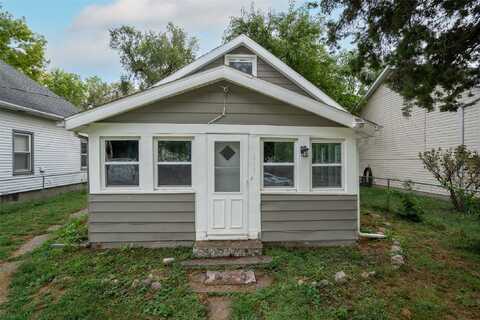 2707 Cleveland Avenue, Des Moines, IA 50317