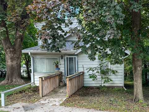 3402 Arthur Avenue, Des Moines, IA 50317