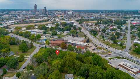 16 Indianola Road, Des Moines, IA 50315