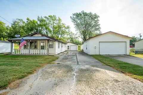 612 E 6th Street S, Newton, IA 50208