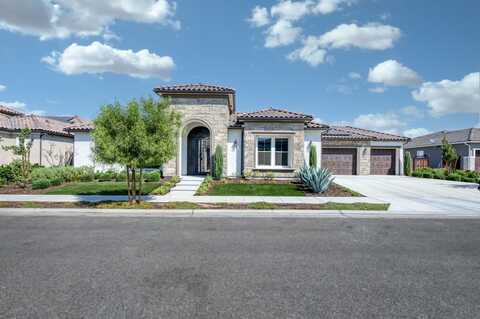 2687 Trenton Avenue, Clovis, CA 93619