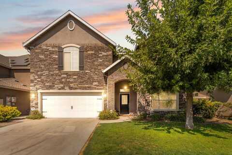 6760 Lucas Drive W, Fresno, CA 93722