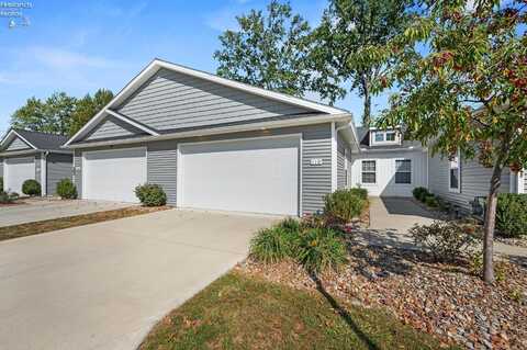 110 Fallen Oak Lane, Elyria, OH 44035