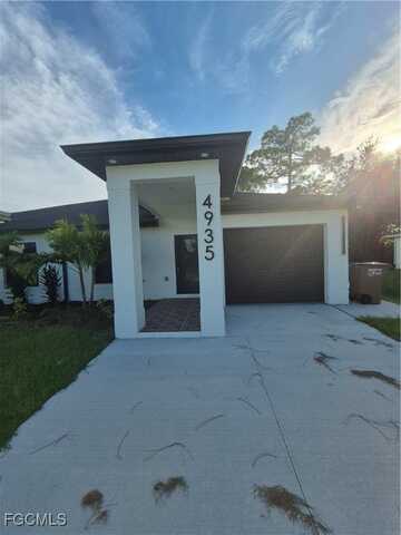 4935 Leonard Boulevard S, Lehigh Acres, FL 33973