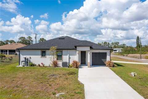 809 Agnes Avenue, Lehigh Acres, FL 33971