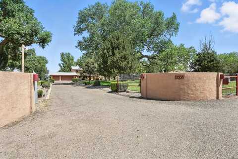 2707 Garner Road SW, Albuquerque, NM 87105