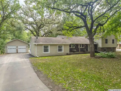 1533 Plymouth Rd, MASON CITY, IA 50401