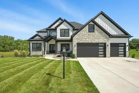 9563 Corydalis Avenue, Saint John, IN 46373
