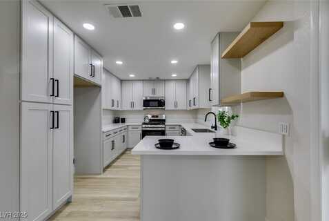 911 Plantain Lily Avenue, Las Vegas, NV 89183