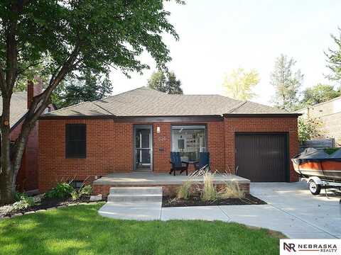 5139 Erskine Street, Omaha, NE 68104