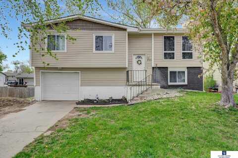 455 Laramie Trail, Lincoln, NE 68521