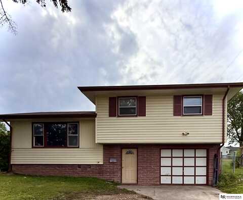 5004 North 48th Street, Omaha, NE 68104