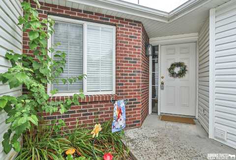 8446 S Tularosa Court, Lincoln, NE 68516