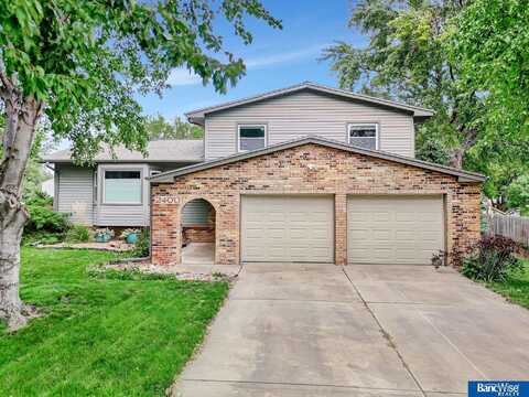 2400 S Canterbury Lane, Lincoln, NE 68512