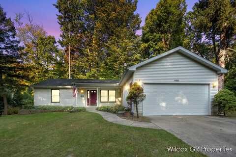 6835 Homestead Drive NE, Rockford, MI 49341