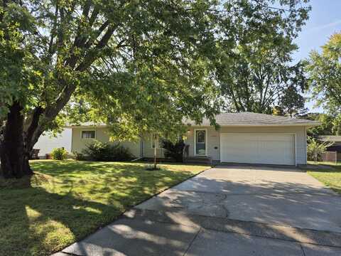 1733 Woodside Road, Norton Shores, MI 49441