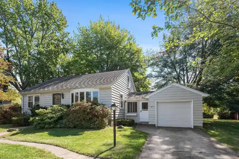 917 W Detroit Street, New Buffalo, MI 49117