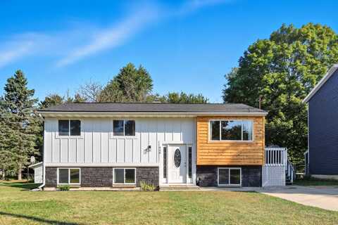 938 Greenwood Street, Middleville, MI 49333