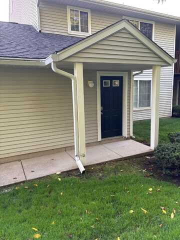 153 Hunters Lane NE, Rockford, MI 49341